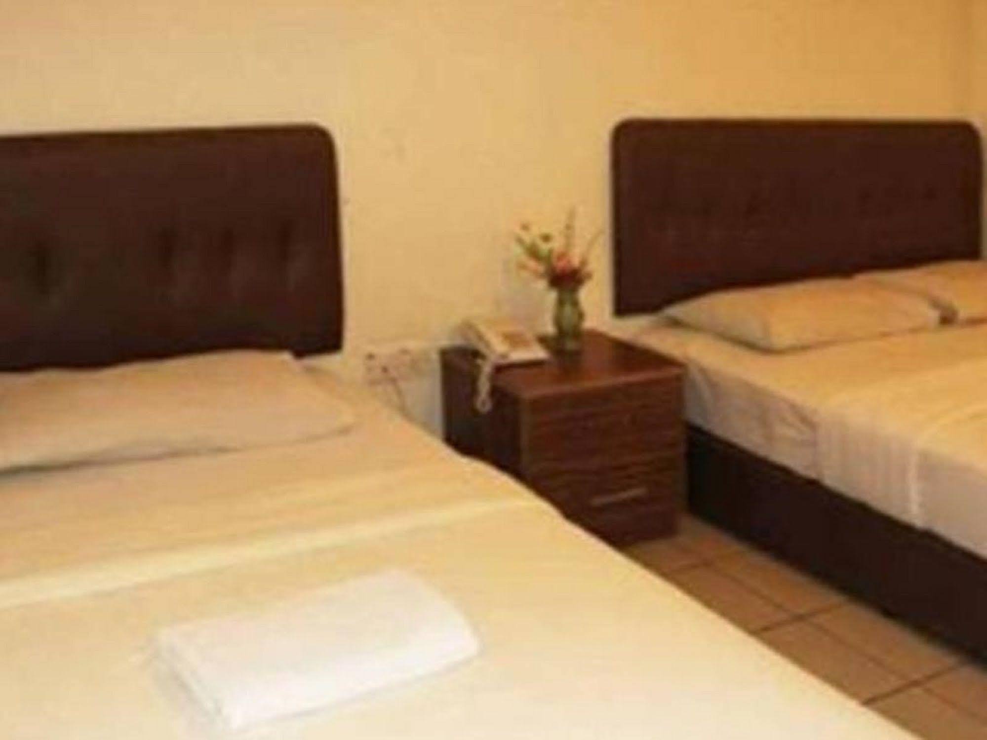 One Hotel Sadong Jaya Kota Kinabalu Eksteriør bilde